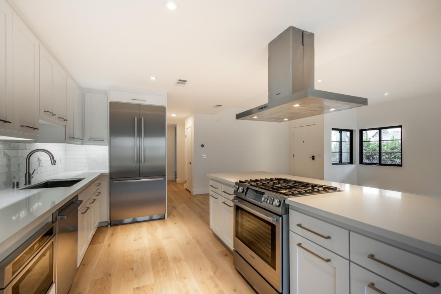 Detail Gallery Image 4 of 12 For 1326 Hoover St #6,  Menlo Park,  CA 94025 - 2 Beds | 2 Baths