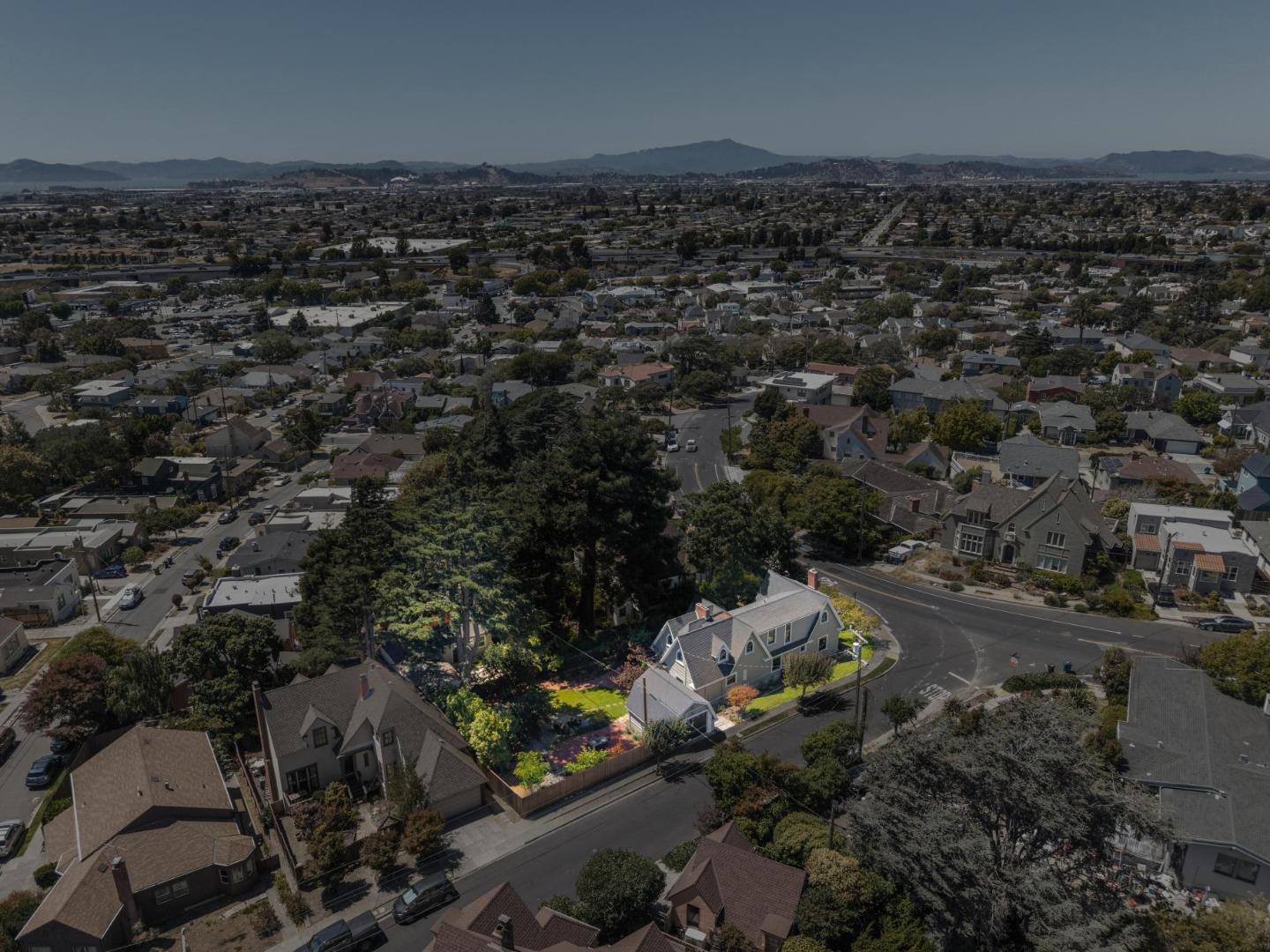 Detail Gallery Image 124 of 129 For 5340 Barrett Ave, El Cerrito,  CA 94530 - 3 Beds | 2 Baths