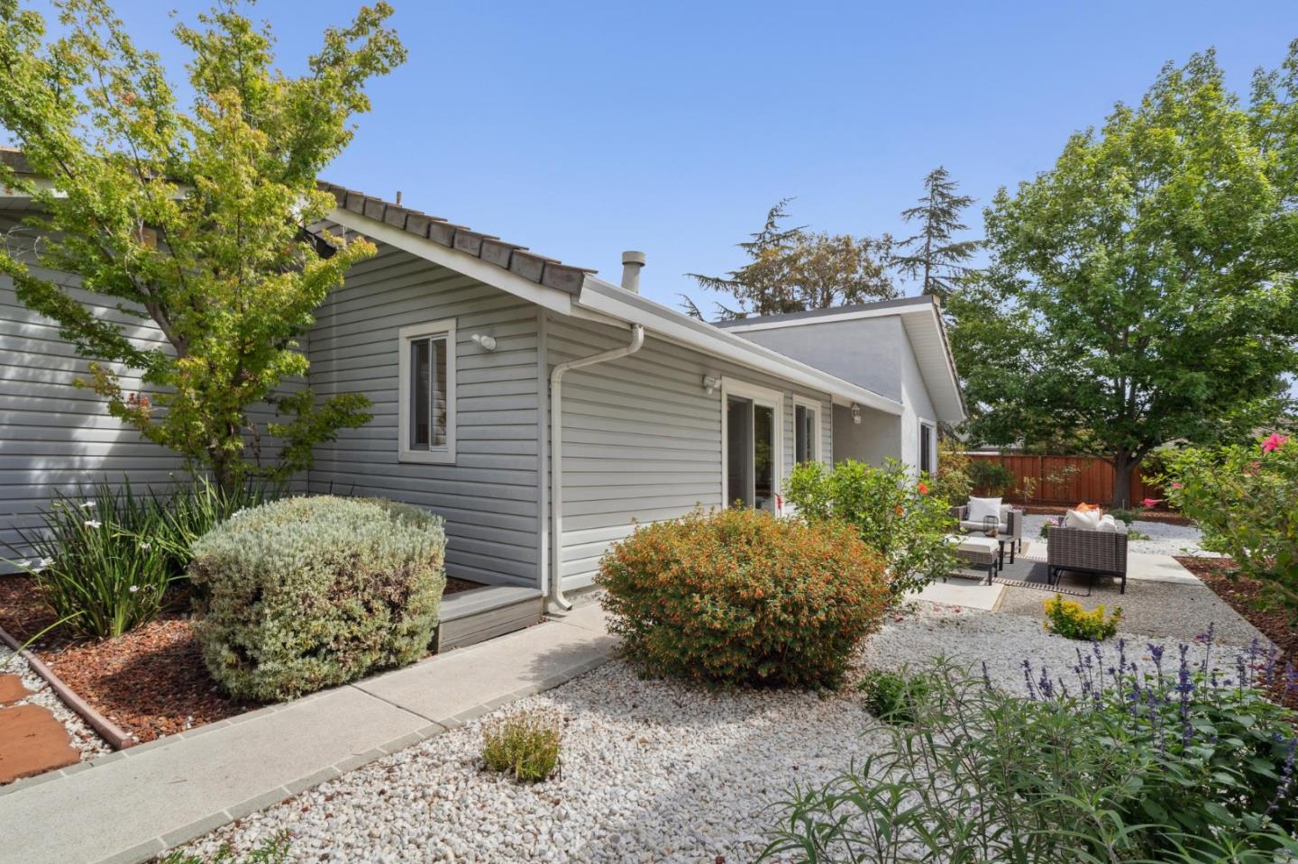 Detail Gallery Image 4 of 45 For 78 Snyder Way, Fremont,  CA 94536 - 4 Beds | 2 Baths