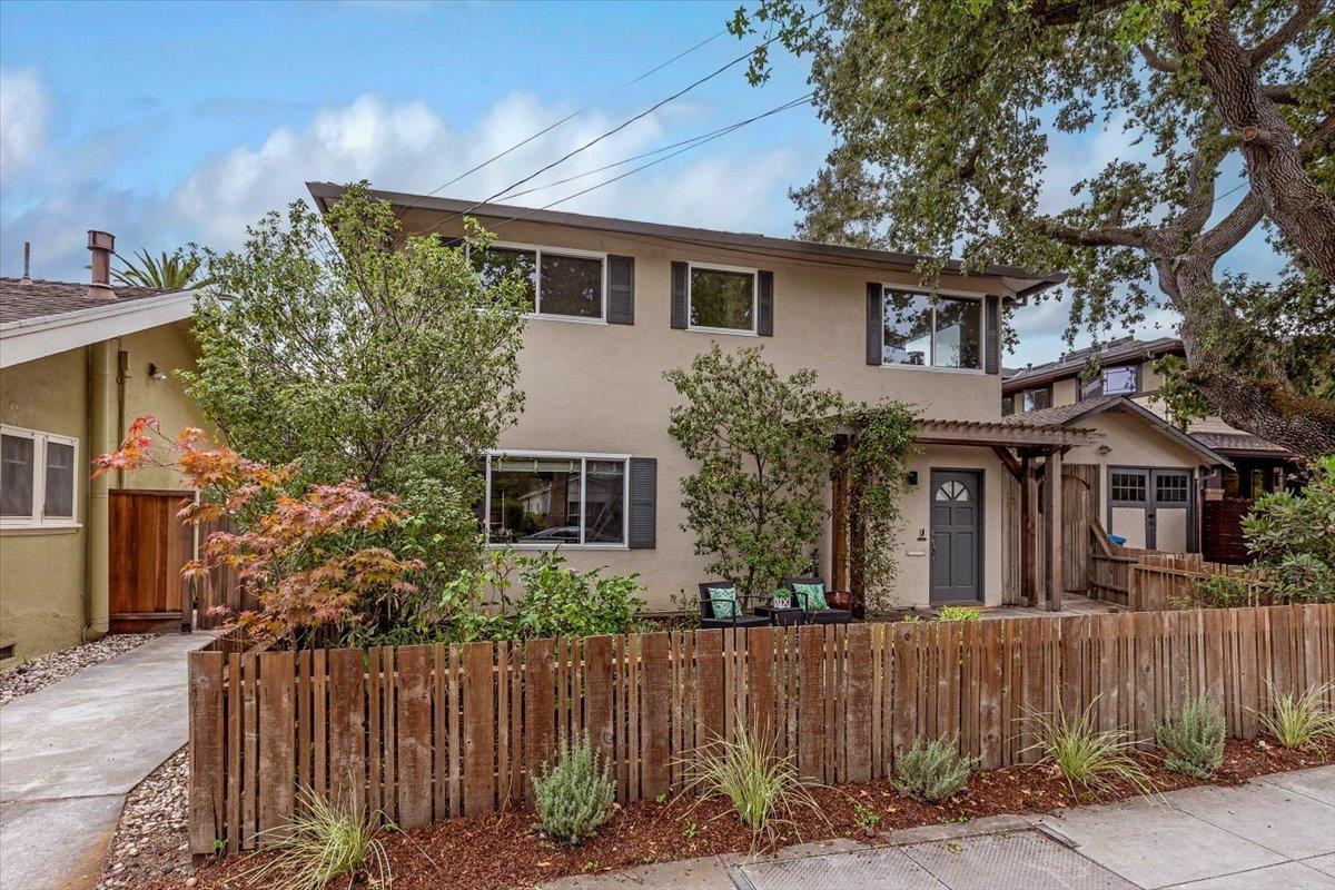 Detail Gallery Image 1 of 39 For 201/209 Mariposa Ave, Mountain View,  CA 94041 - 5 Beds | 3 Baths