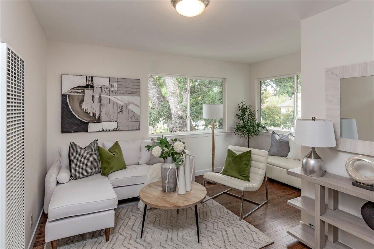 Detail Gallery Image 11 of 39 For 201/209 Mariposa Ave, Mountain View,  CA 94041 - 5 Beds | 3 Baths