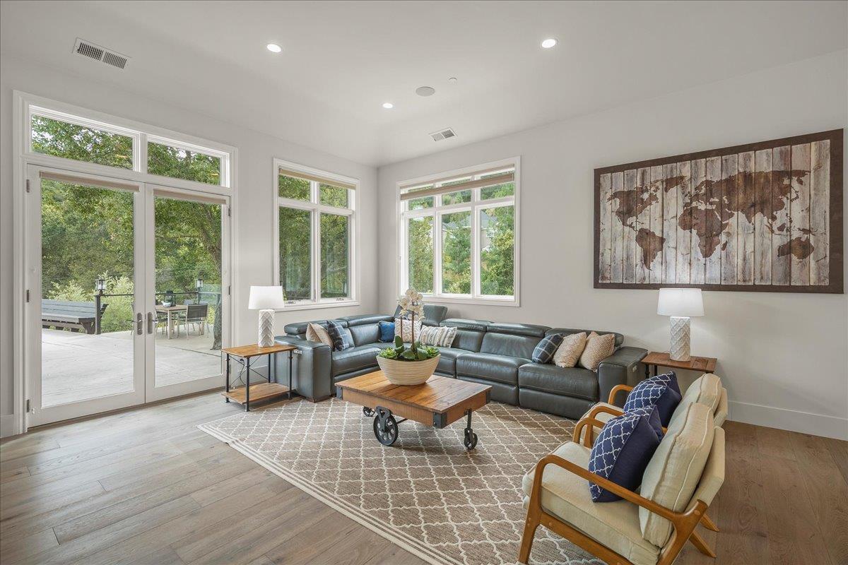 Detail Gallery Image 16 of 78 For 17435 Phillips Ave, Los Gatos,  CA 95030 - 4 Beds | 4/1 Baths