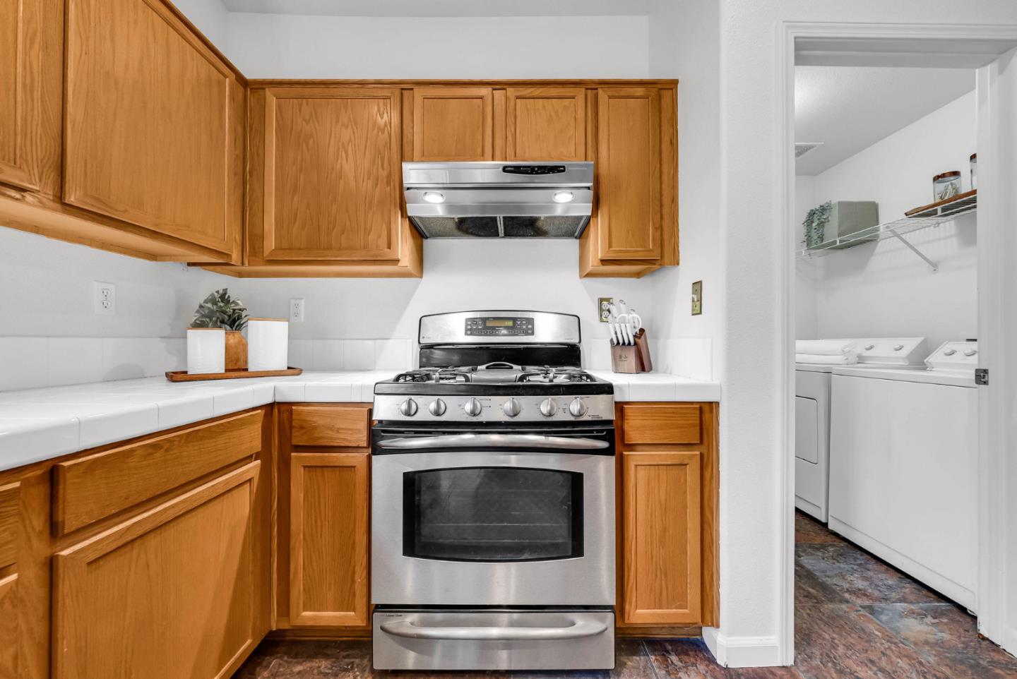Detail Gallery Image 20 of 58 For 6370 Raspberry Ct, Gilroy,  CA 95020 - 4 Beds | 2/1 Baths