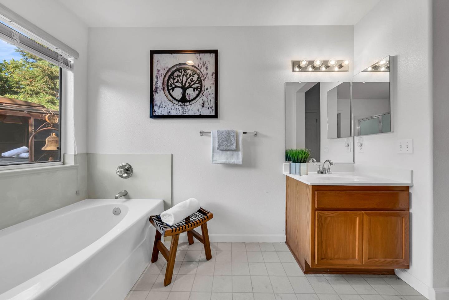 Detail Gallery Image 25 of 58 For 6370 Raspberry Ct, Gilroy,  CA 95020 - 4 Beds | 2/1 Baths