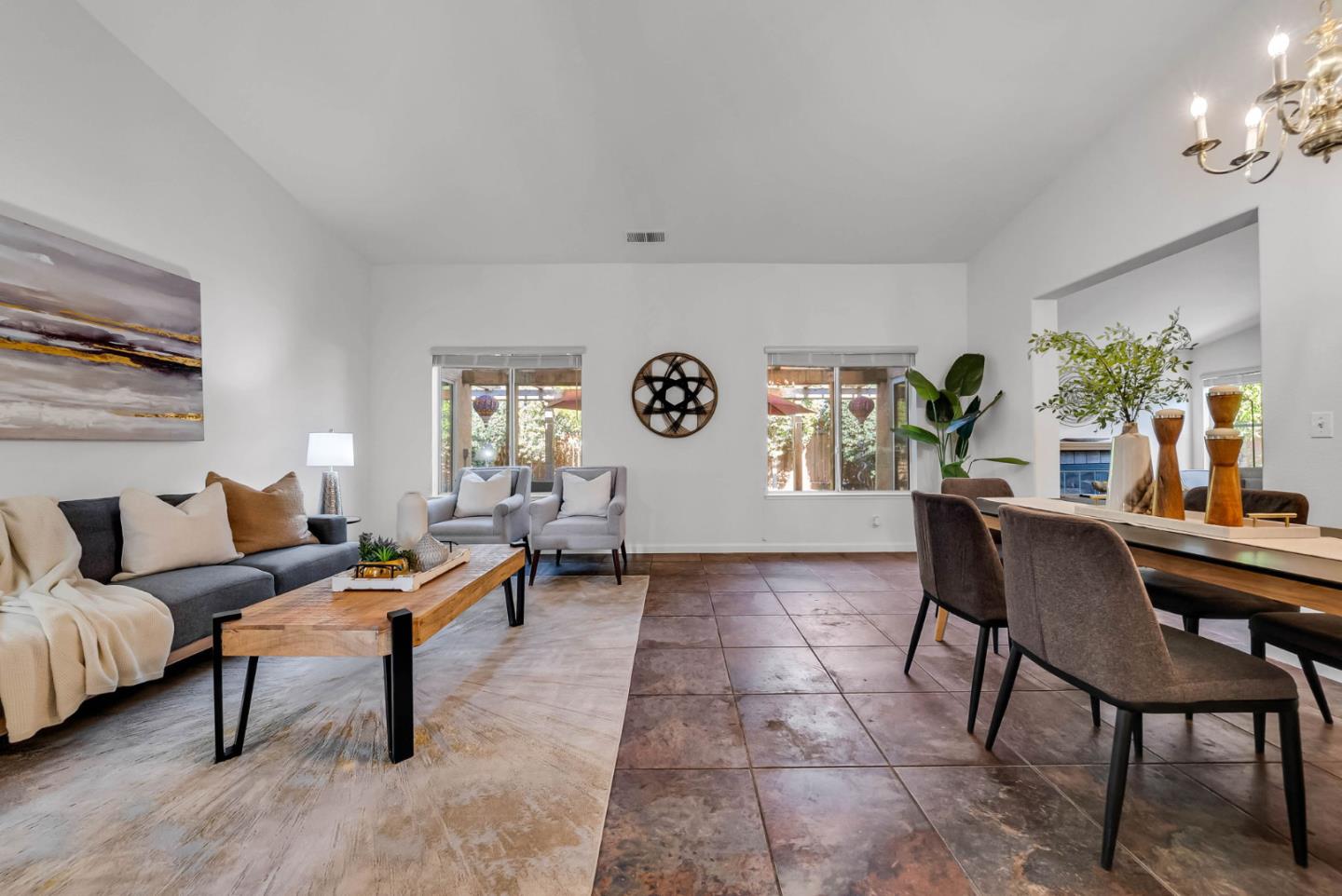 Detail Gallery Image 7 of 58 For 6370 Raspberry Ct, Gilroy,  CA 95020 - 4 Beds | 2/1 Baths