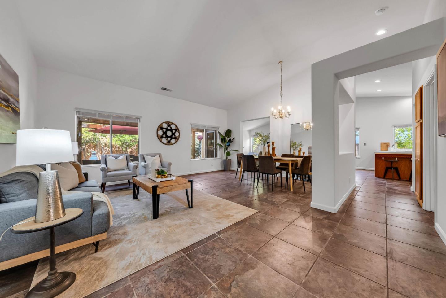 Detail Gallery Image 8 of 58 For 6370 Raspberry Ct, Gilroy,  CA 95020 - 4 Beds | 2/1 Baths