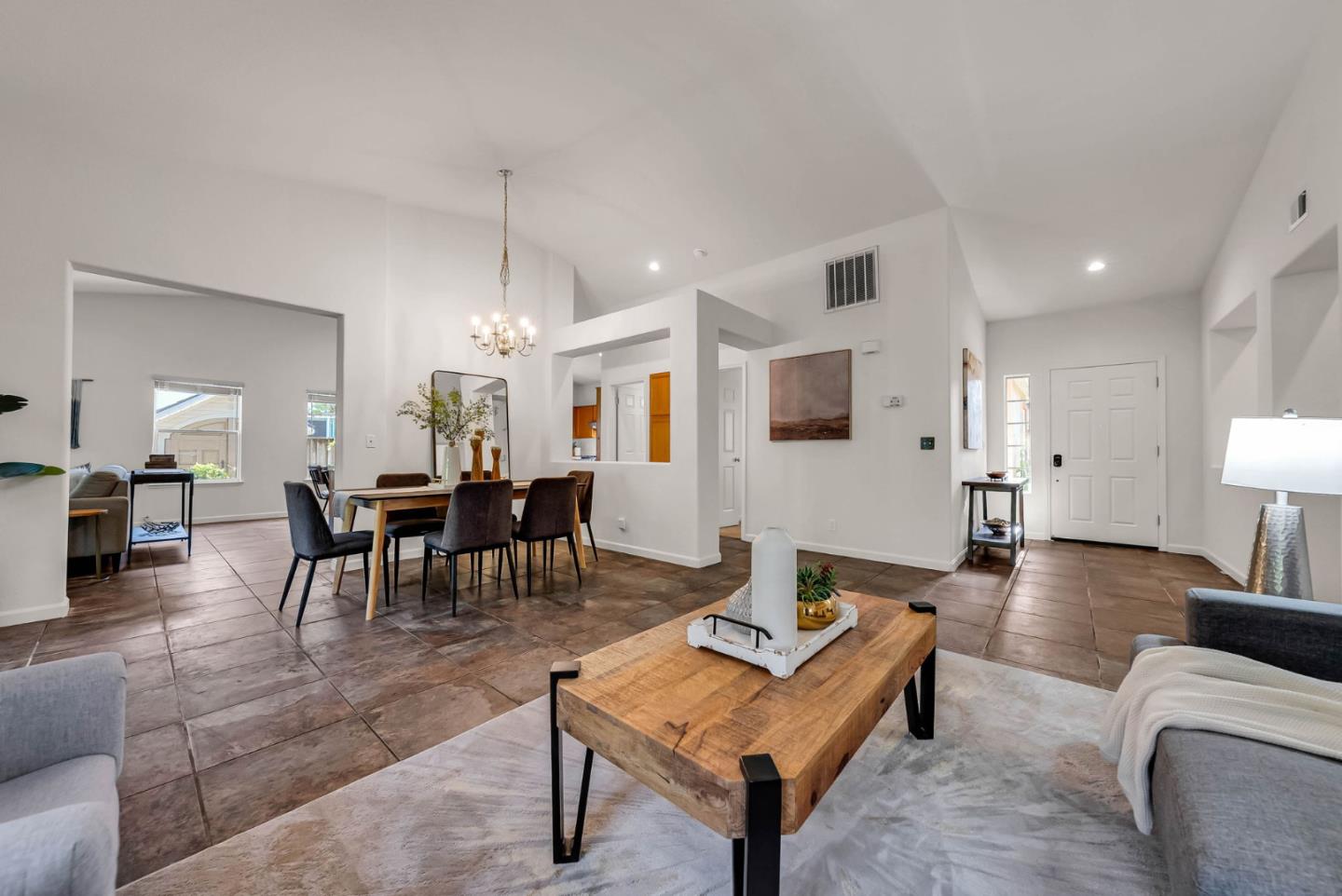 Detail Gallery Image 9 of 58 For 6370 Raspberry Ct, Gilroy,  CA 95020 - 4 Beds | 2/1 Baths