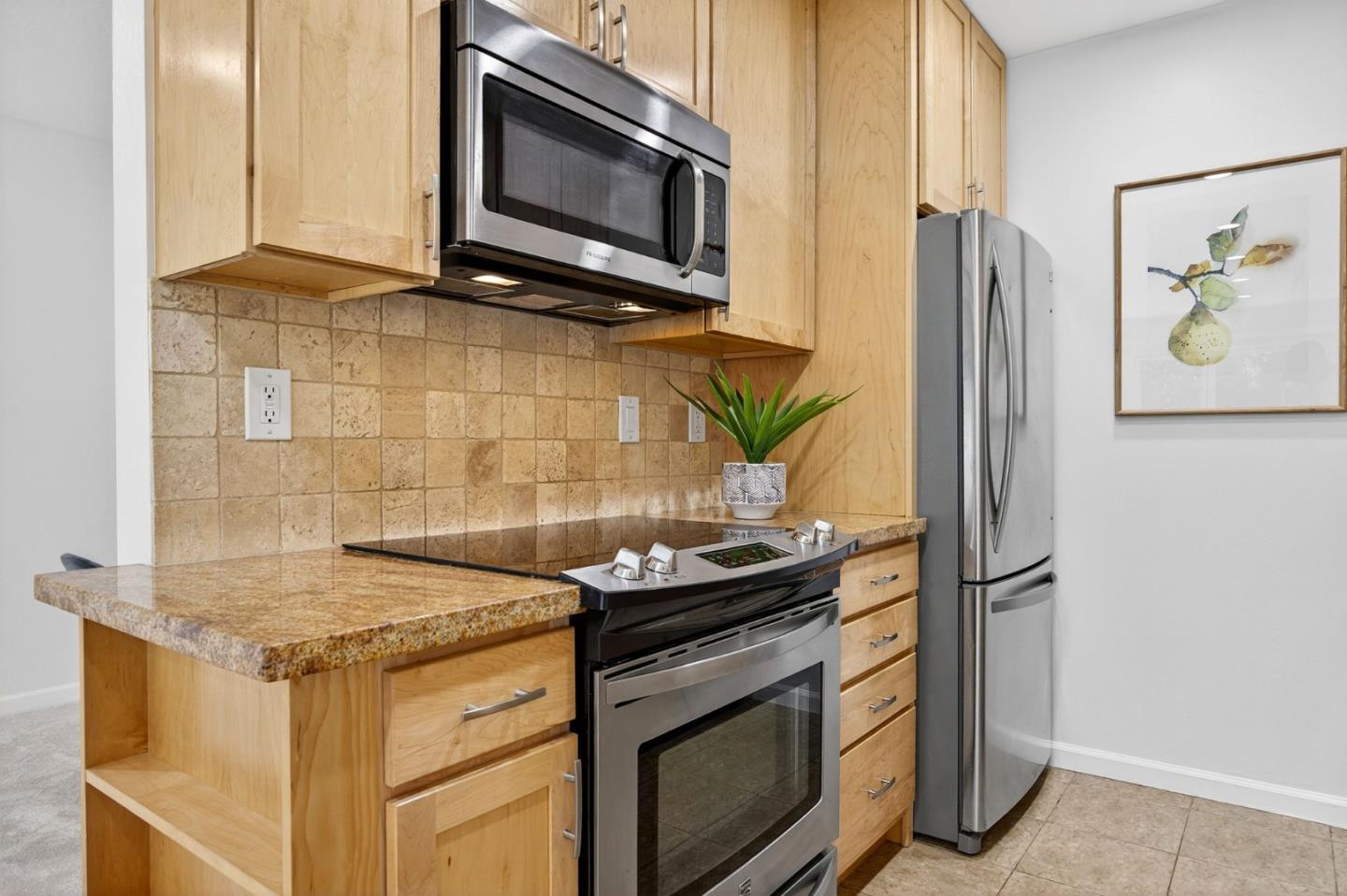 Detail Gallery Image 14 of 27 For 695 Mariposa Ave #204,  Oakland,  CA 94610 - 2 Beds | 2 Baths