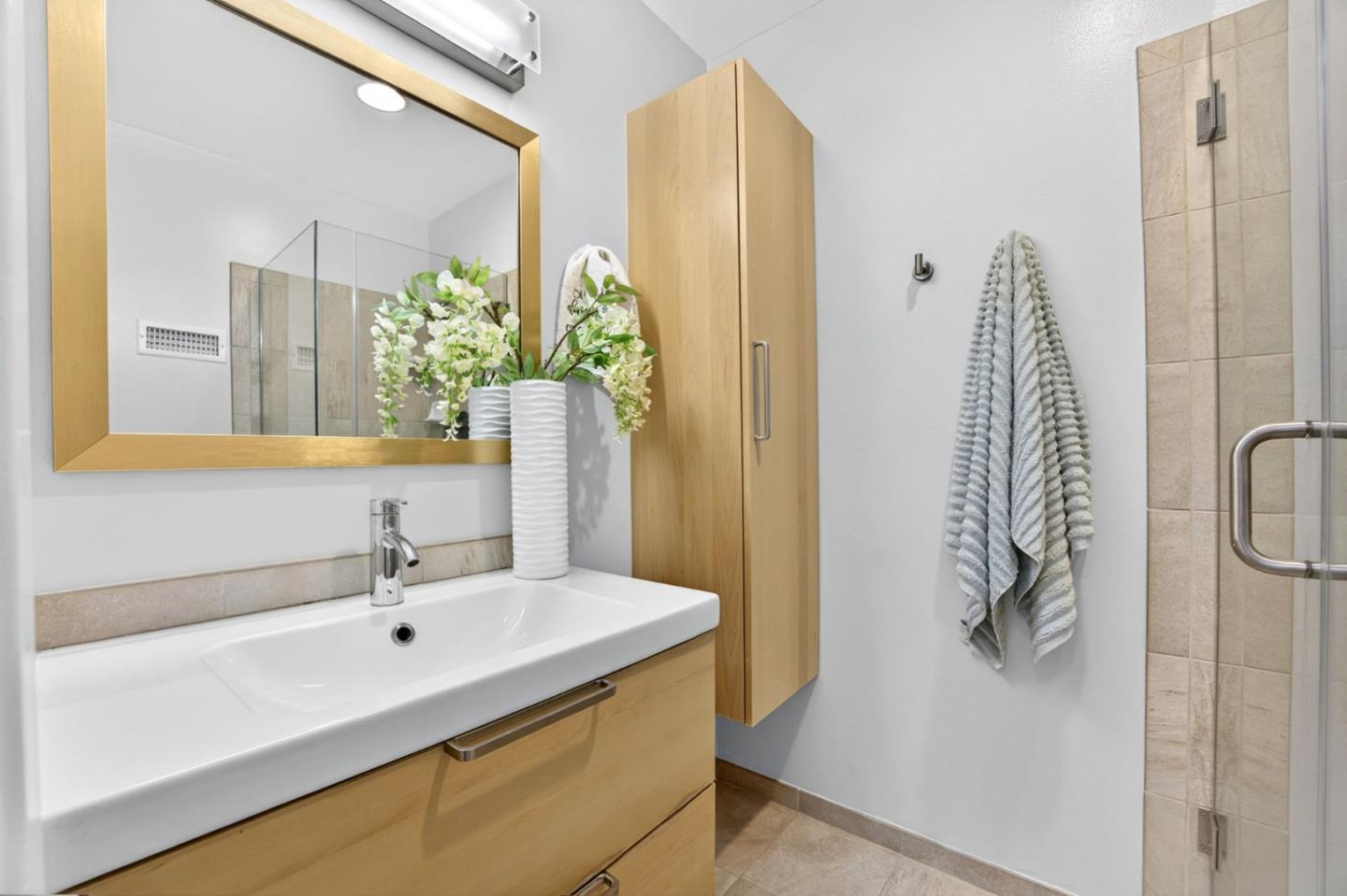 Detail Gallery Image 19 of 27 For 695 Mariposa Ave #204,  Oakland,  CA 94610 - 2 Beds | 2 Baths