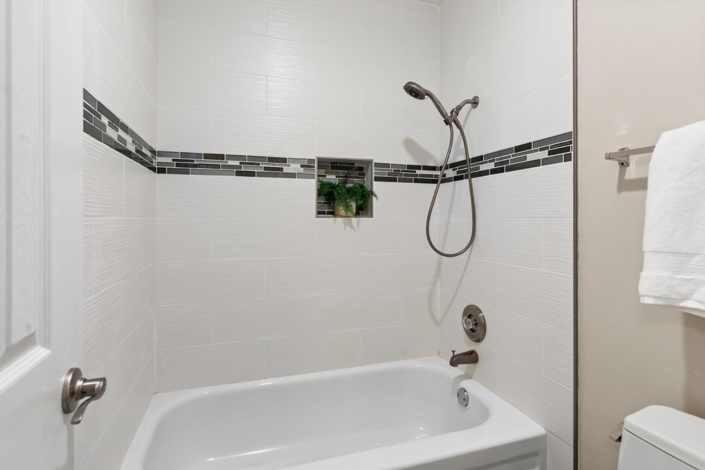 Detail Gallery Image 21 of 35 For 1963 Rock St #24,  Mountain View,  CA 94043 - 3 Beds | 3 Baths