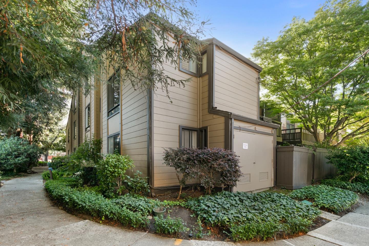 Detail Gallery Image 33 of 35 For 1963 Rock St #24,  Mountain View,  CA 94043 - 3 Beds | 3 Baths