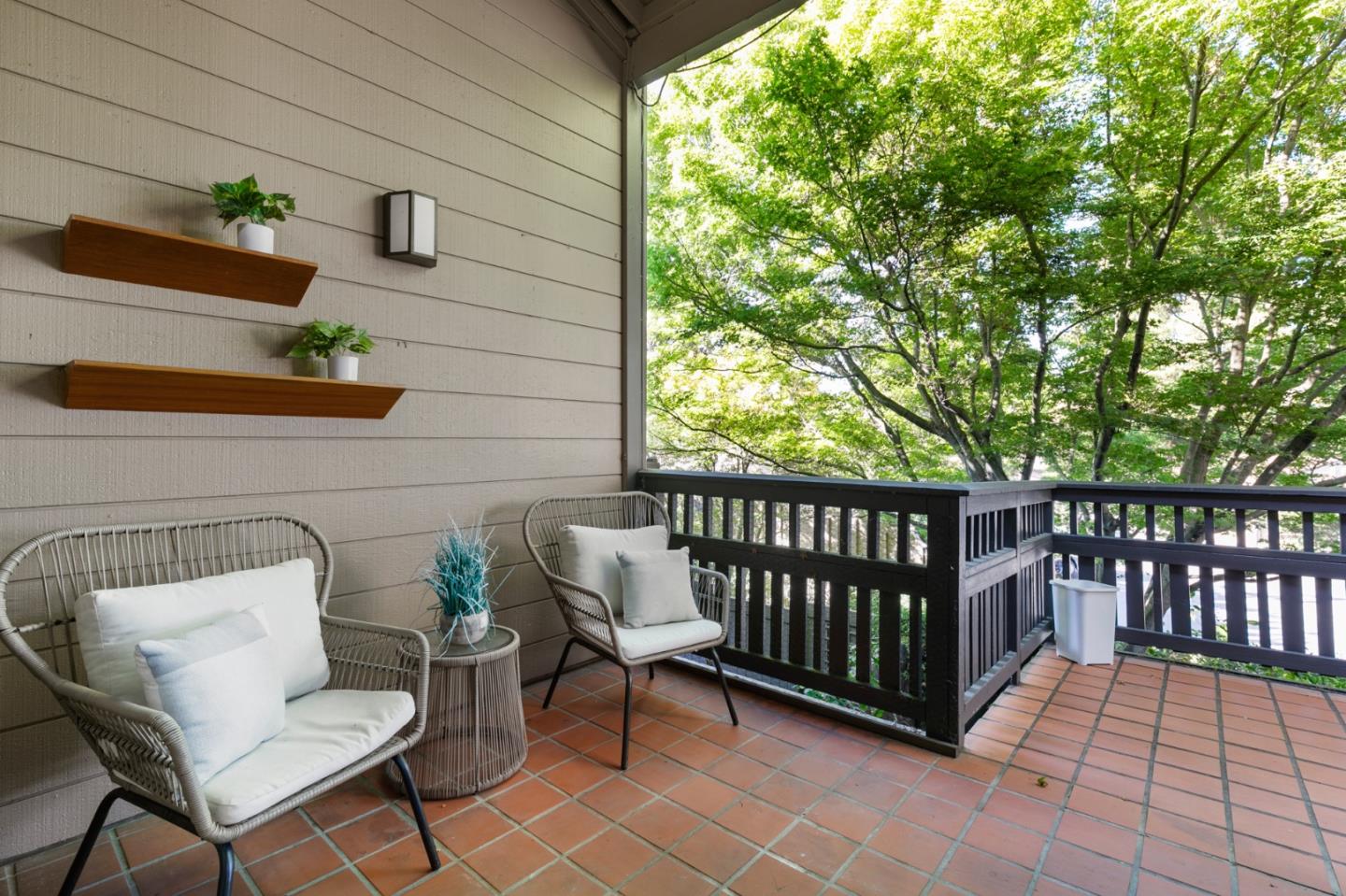 Detail Gallery Image 7 of 35 For 1963 Rock St #24,  Mountain View,  CA 94043 - 3 Beds | 3 Baths