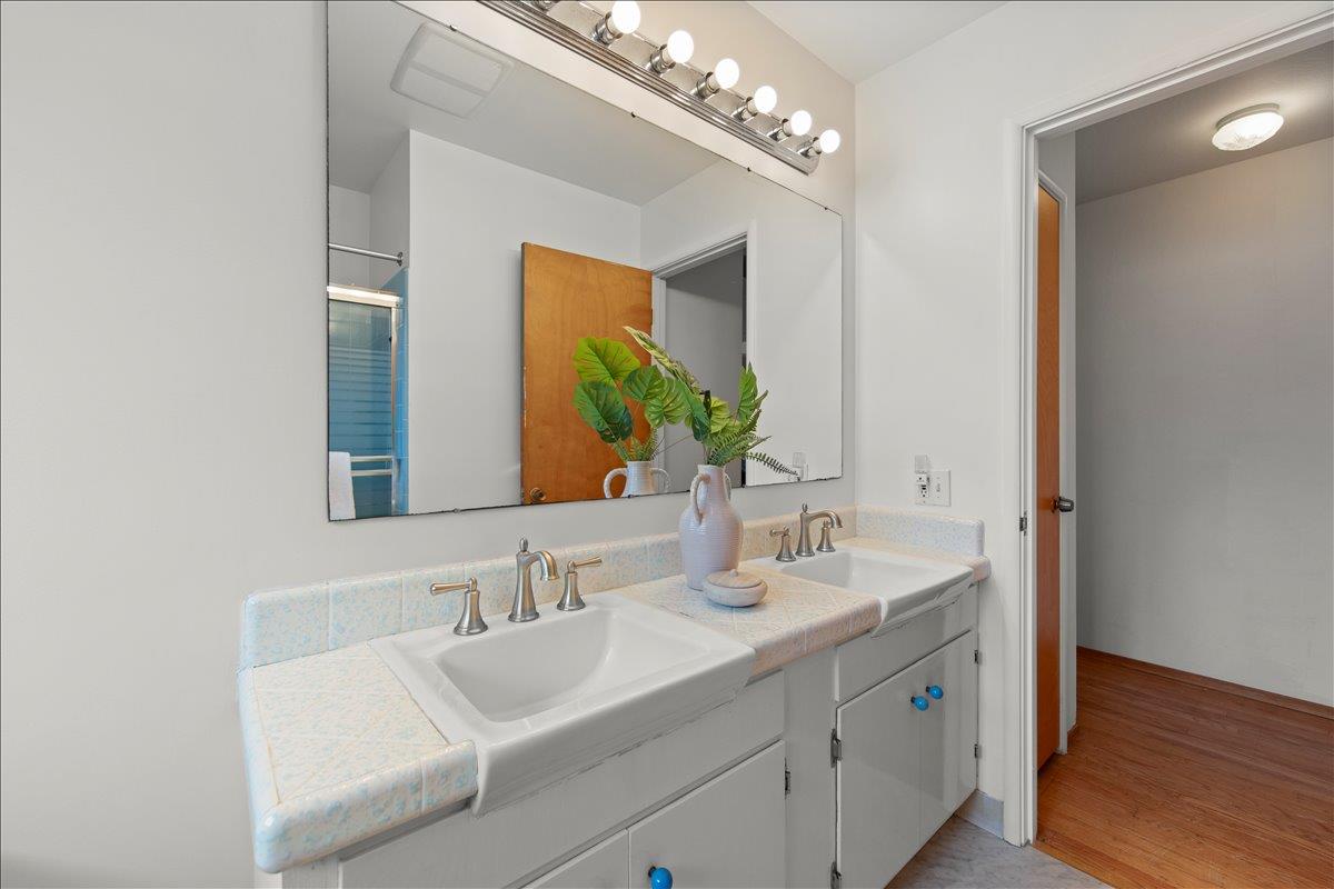 Detail Gallery Image 17 of 29 For 1467 Dove Ln, Sunnyvale,  CA 94087 - 3 Beds | 2 Baths