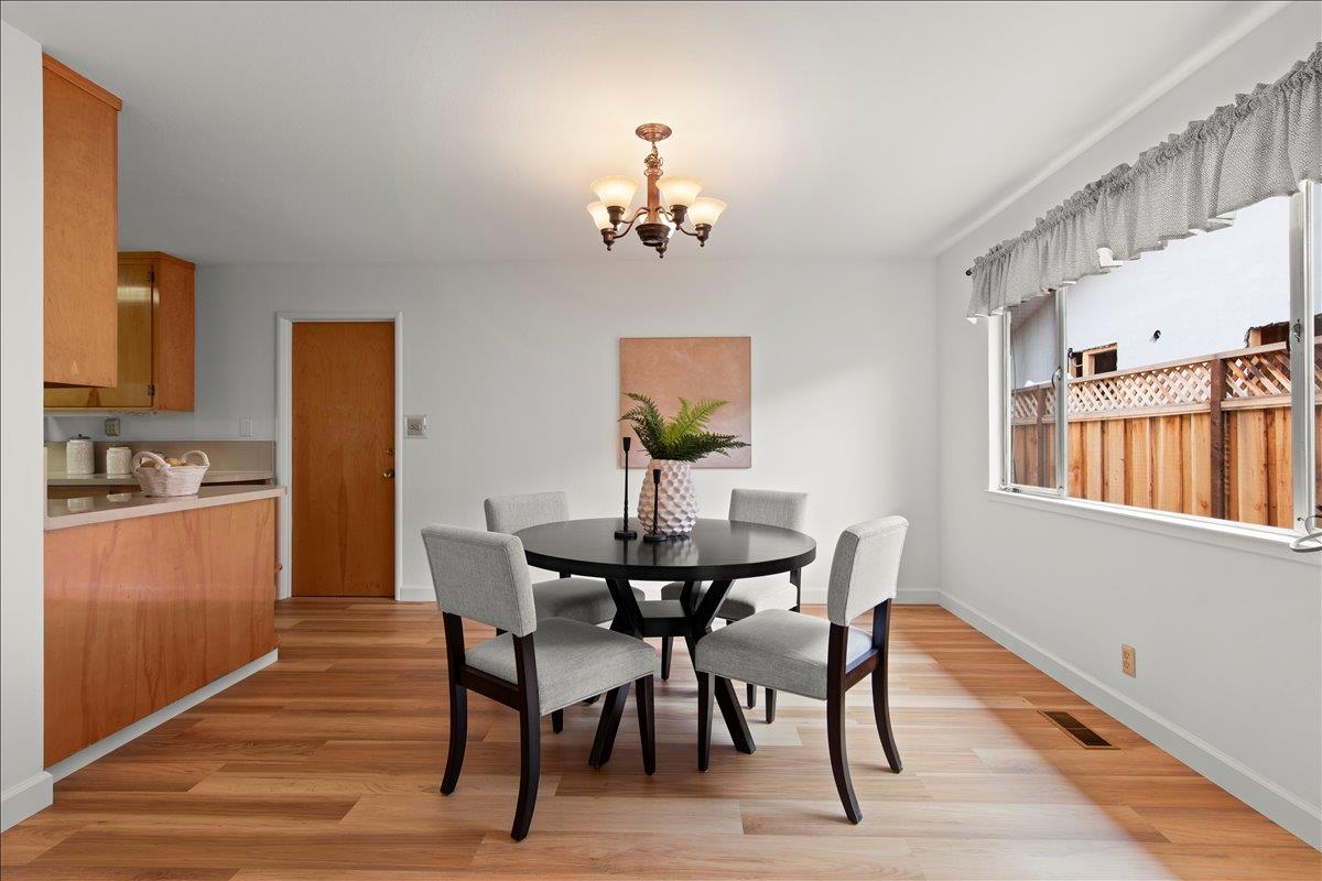 Detail Gallery Image 7 of 29 For 1467 Dove Ln, Sunnyvale,  CA 94087 - 3 Beds | 2 Baths