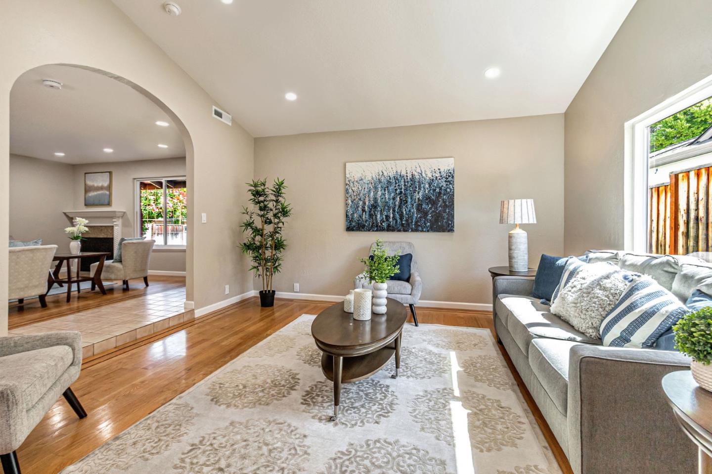 Detail Gallery Image 10 of 38 For 6239 Mahan Dr, San Jose,  CA 95123 - 4 Beds | 2 Baths