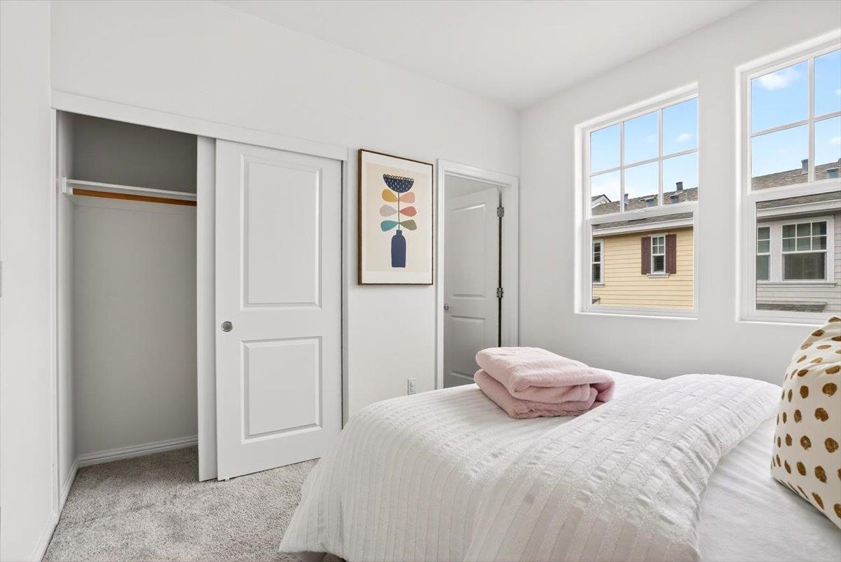 Detail Gallery Image 18 of 29 For 125 Orbit Way, Mountain View,  CA 94043 - 2 Beds | 2/1 Baths
