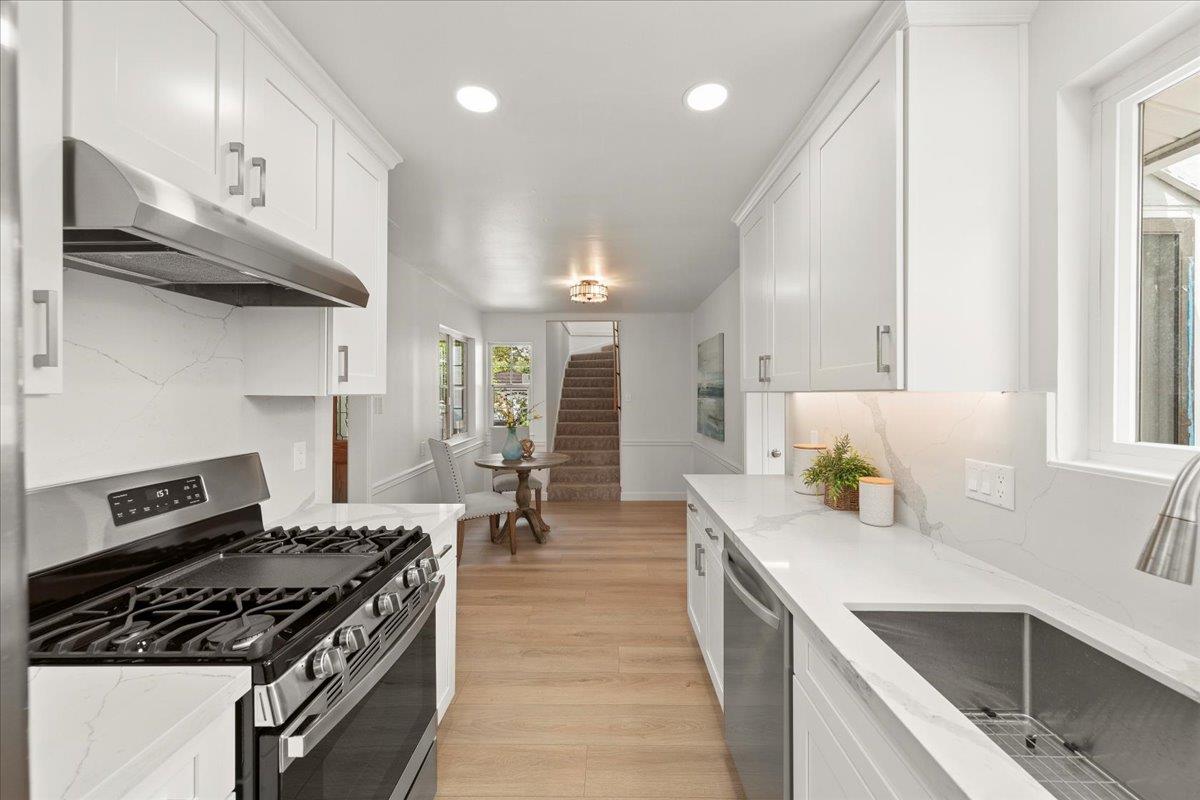 Detail Gallery Image 9 of 32 For 2150 Menzel Pl, Santa Clara,  CA 95050 - 4 Beds | 3 Baths