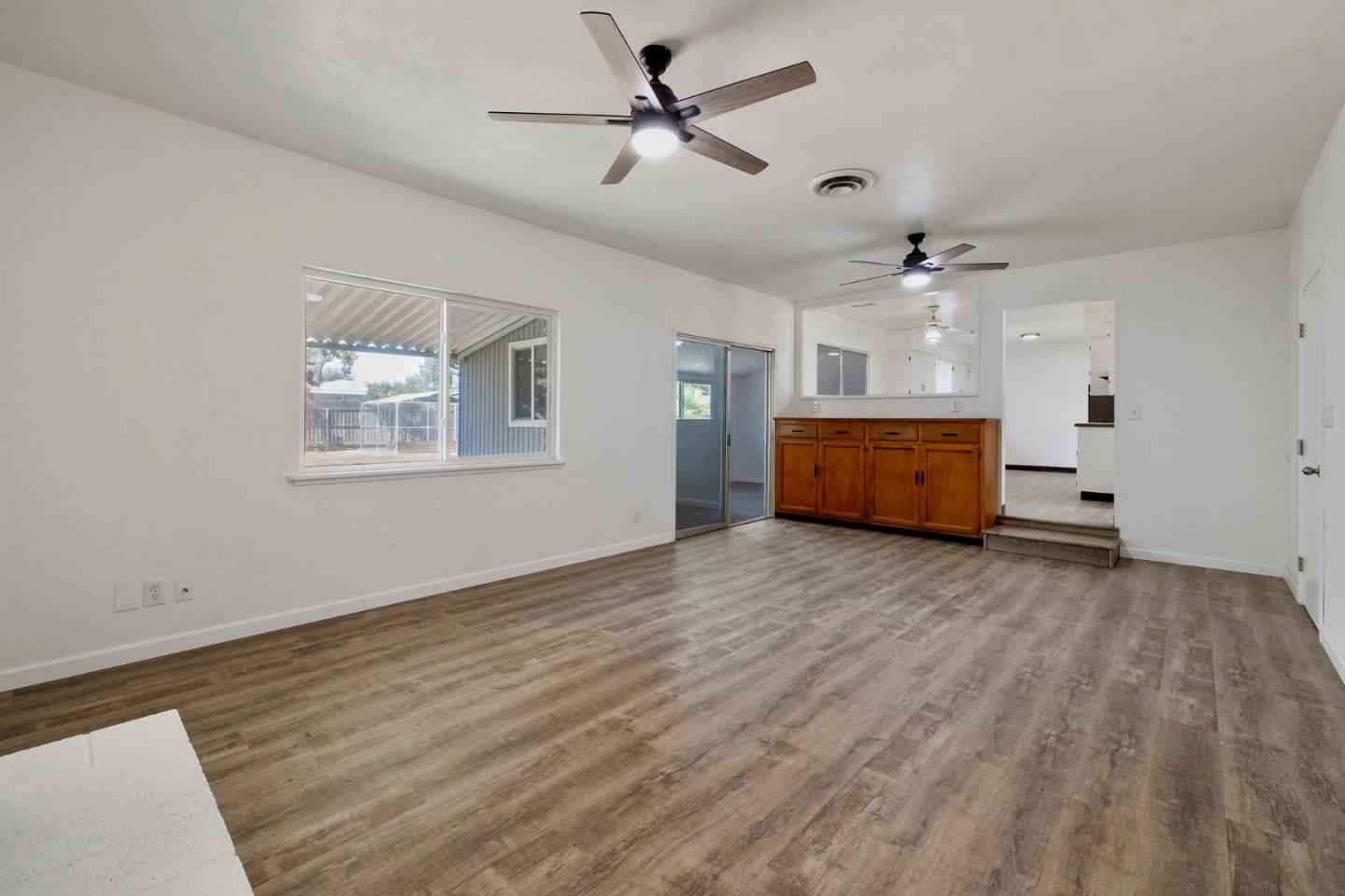 Detail Gallery Image 16 of 31 For 384 E Gail Ave, Tulare,  CA 93274 - 3 Beds | 2 Baths