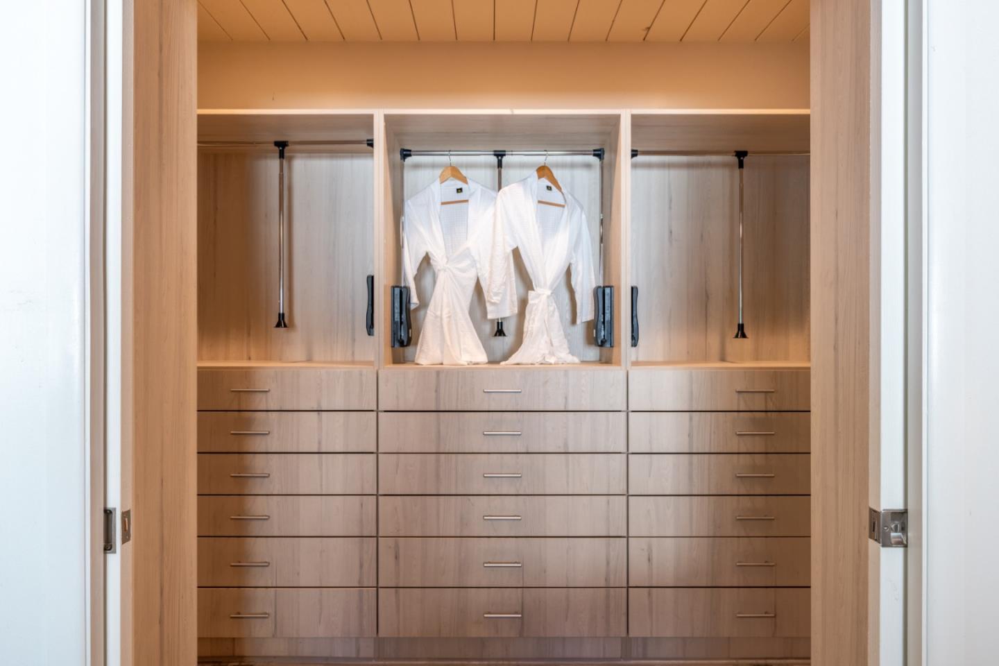 Detail Gallery Image 14 of 32 For 17900 Cachagua Rd, Carmel Valley,  CA 93924 - 2 Beds | 1 Baths