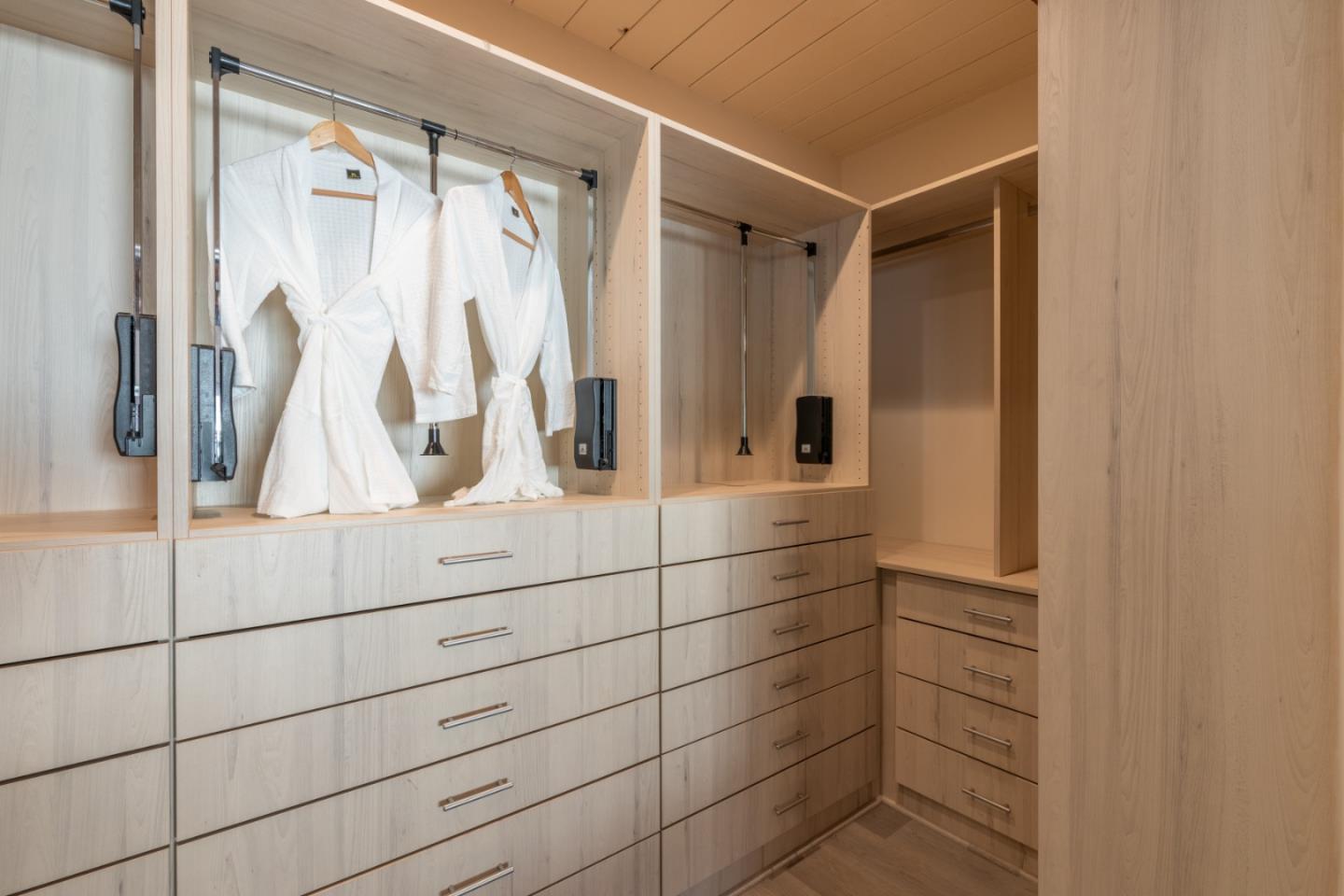 Detail Gallery Image 15 of 32 For 17900 Cachagua Rd, Carmel Valley,  CA 93924 - 2 Beds | 1 Baths