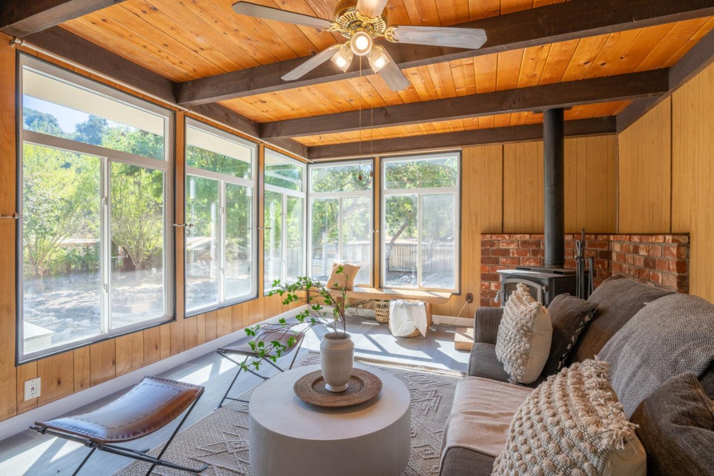 Detail Gallery Image 4 of 32 For 17900 Cachagua Rd, Carmel Valley,  CA 93924 - 2 Beds | 1 Baths