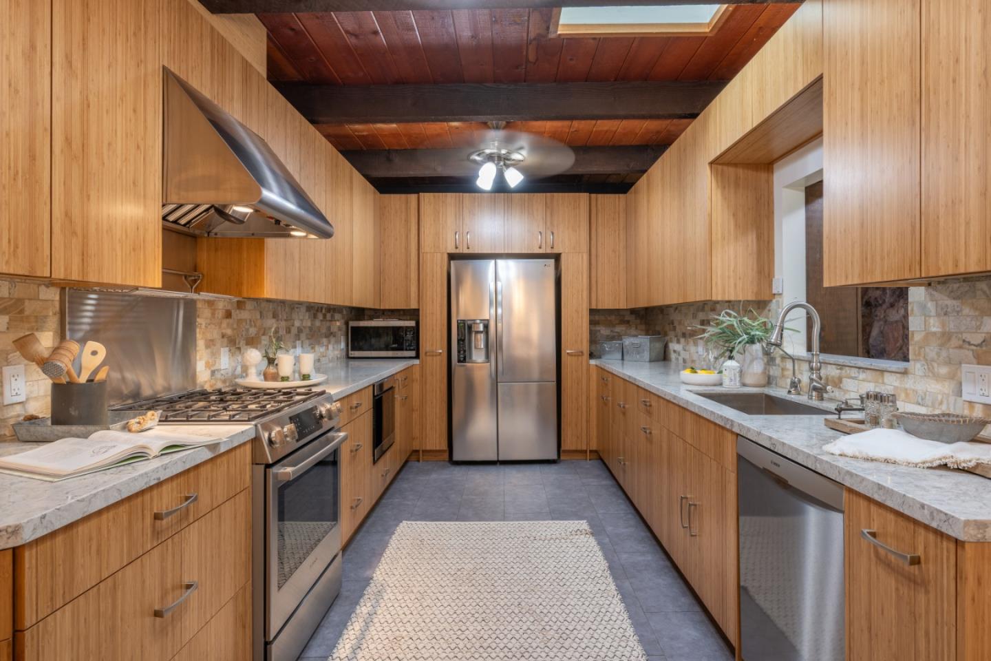 Detail Gallery Image 6 of 32 For 17900 Cachagua Rd, Carmel Valley,  CA 93924 - 2 Beds | 1 Baths