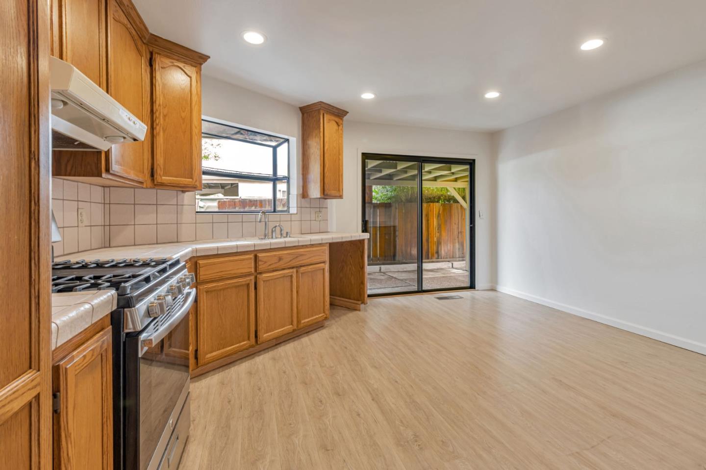Detail Gallery Image 10 of 36 For 255 Fanyon St, Milpitas,  CA 95035 - – Beds | – Baths