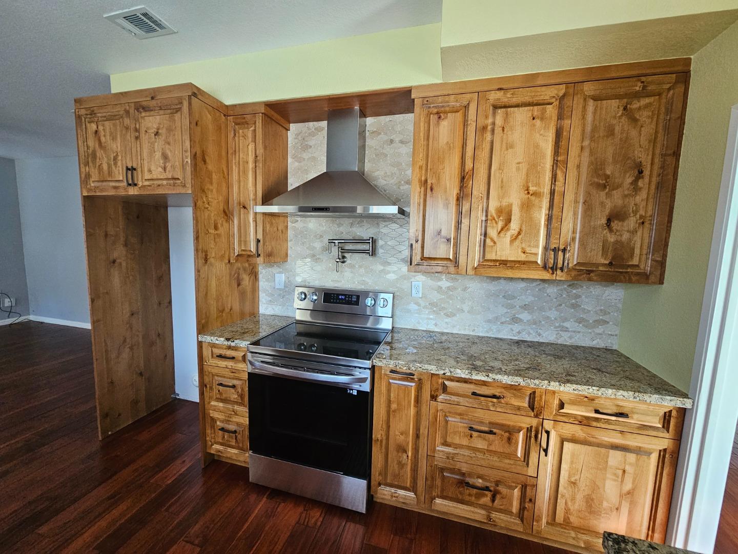 Detail Gallery Image 13 of 21 For 1990 Harvest Landing Ct, Tracy,  CA 95376 - 4 Beds | 3 Baths