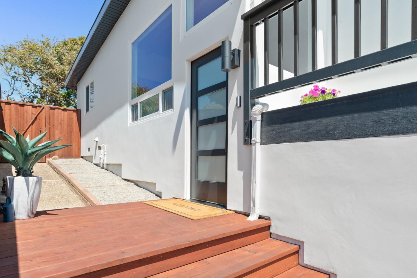Detail Gallery Image 6 of 103 For 105 Vista Mar Ct, Aptos,  CA 95003 - 3 Beds | 3 Baths