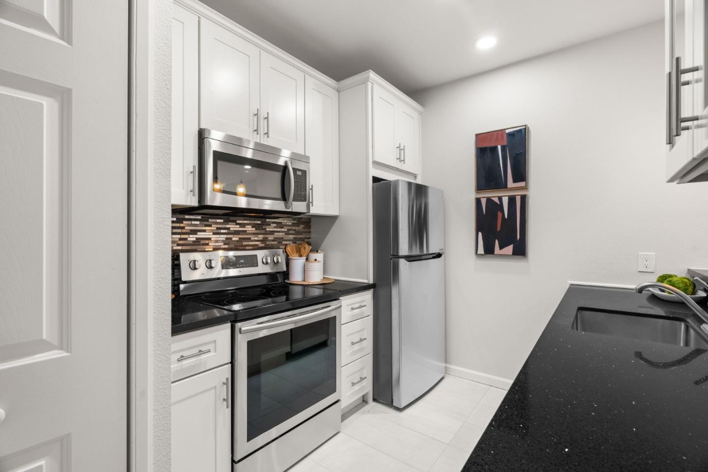 Detail Gallery Image 11 of 33 For 2255 Showers Dr #421,  Mountain View,  CA 94040 - 1 Beds | 1 Baths