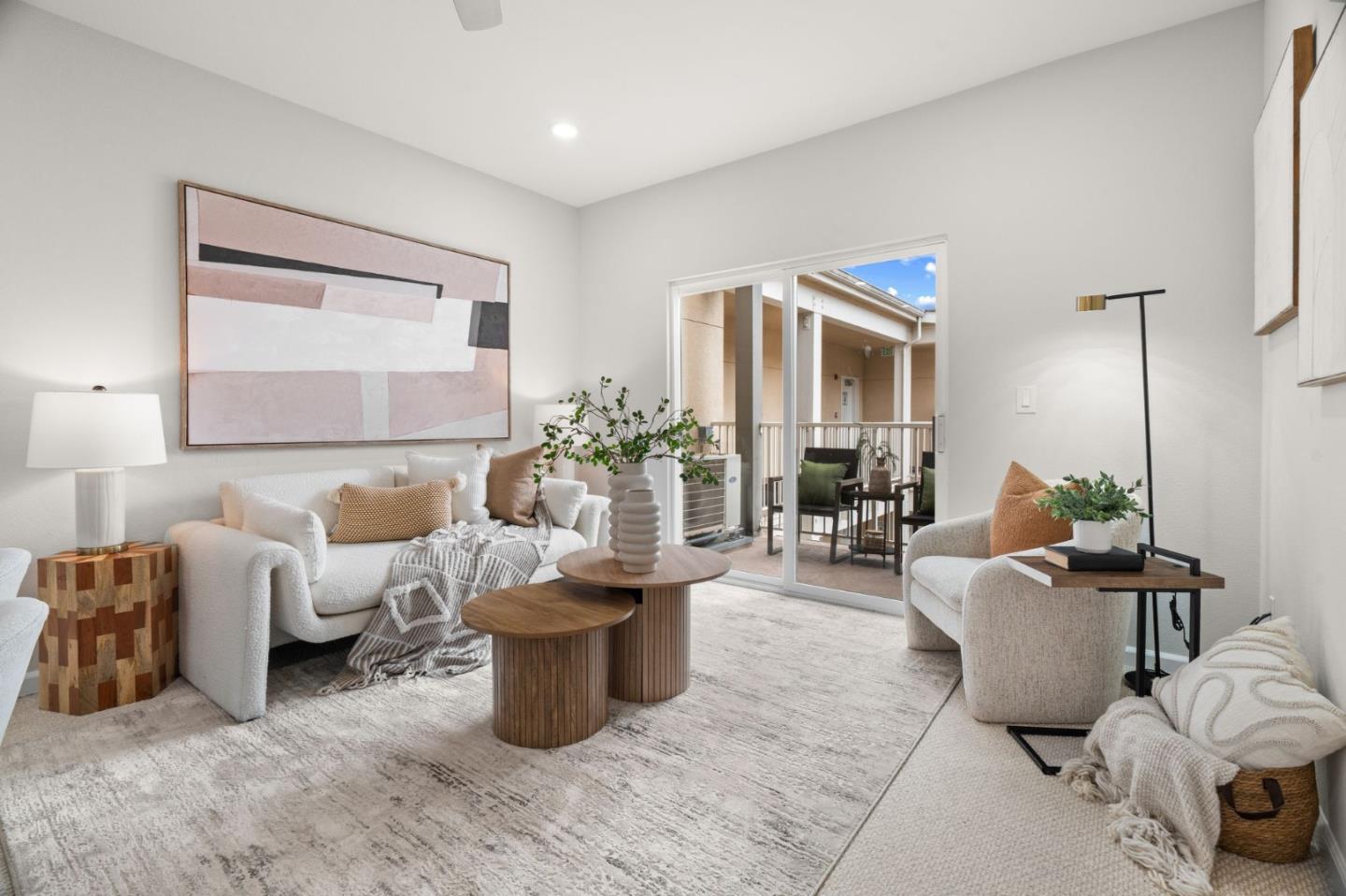 Detail Gallery Image 2 of 33 For 2255 Showers Dr #421,  Mountain View,  CA 94040 - 1 Beds | 1 Baths