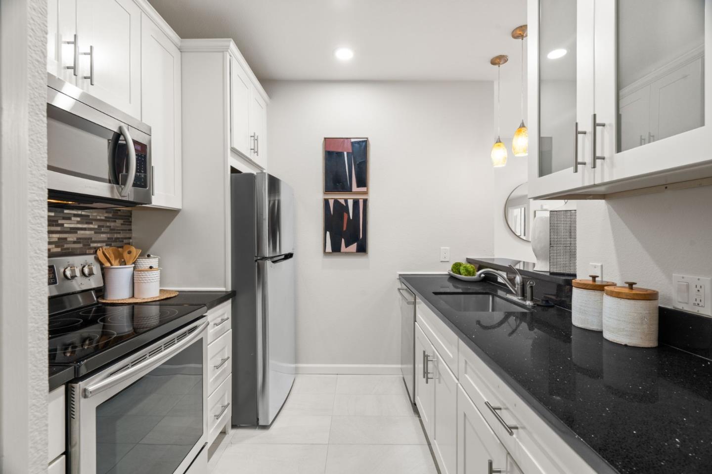 Detail Gallery Image 8 of 33 For 2255 Showers Dr #421,  Mountain View,  CA 94040 - 1 Beds | 1 Baths