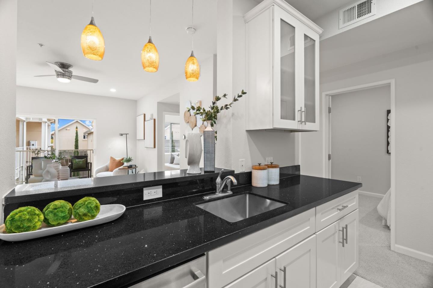 Detail Gallery Image 9 of 33 For 2255 Showers Dr #421,  Mountain View,  CA 94040 - 1 Beds | 1 Baths