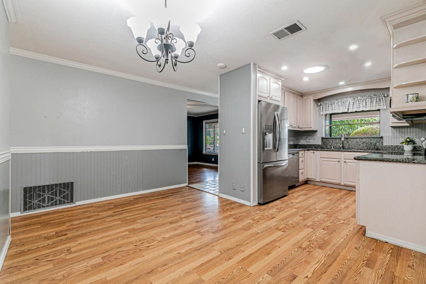 Detail Gallery Image 13 of 66 For 5870 Cabral Ave, San Jose,  CA 95123 - 3 Beds | 2 Baths