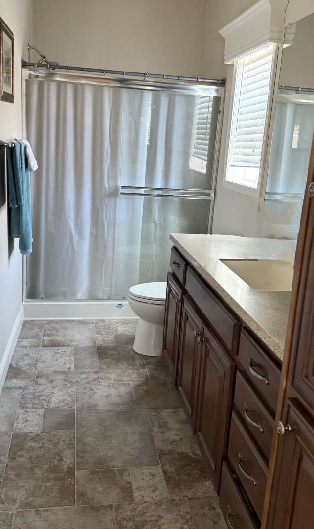 Detail Gallery Image 5 of 11 For 1200 W Winton Ave #119,  Hayward,  CA 94545 - 2 Beds | 2 Baths