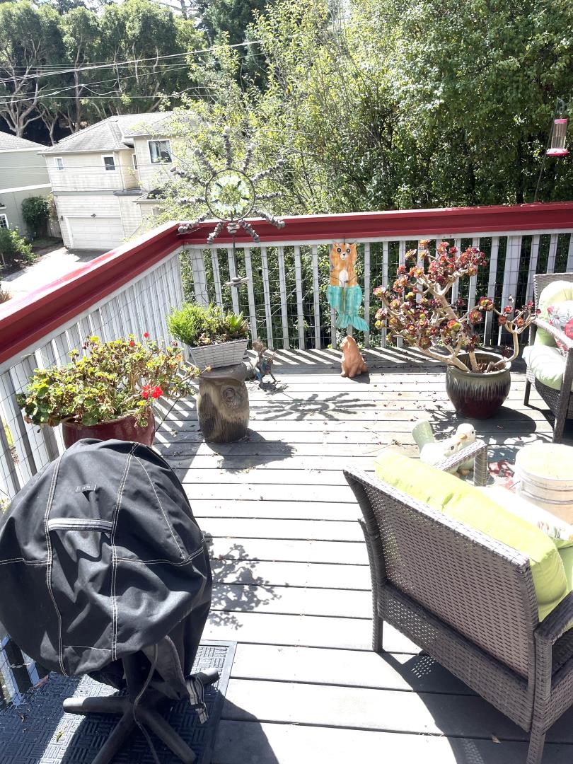 Detail Gallery Image 11 of 29 For 517 Sumner Ave, Aptos,  CA 95003 - 2 Beds | 2 Baths