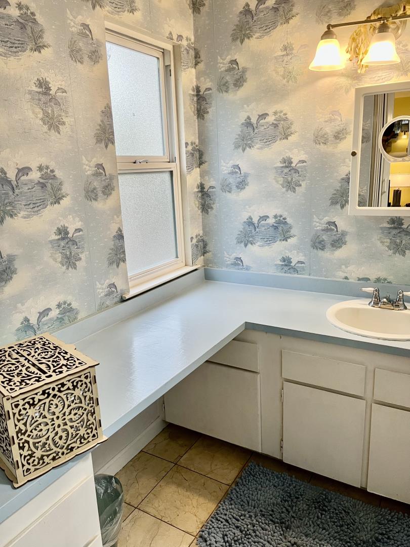Detail Gallery Image 17 of 29 For 517 Sumner Ave, Aptos,  CA 95003 - 2 Beds | 2 Baths