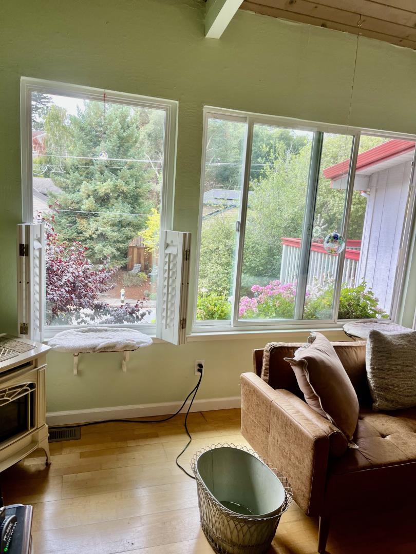 Detail Gallery Image 6 of 29 For 517 Sumner Ave, Aptos,  CA 95003 - 2 Beds | 2 Baths