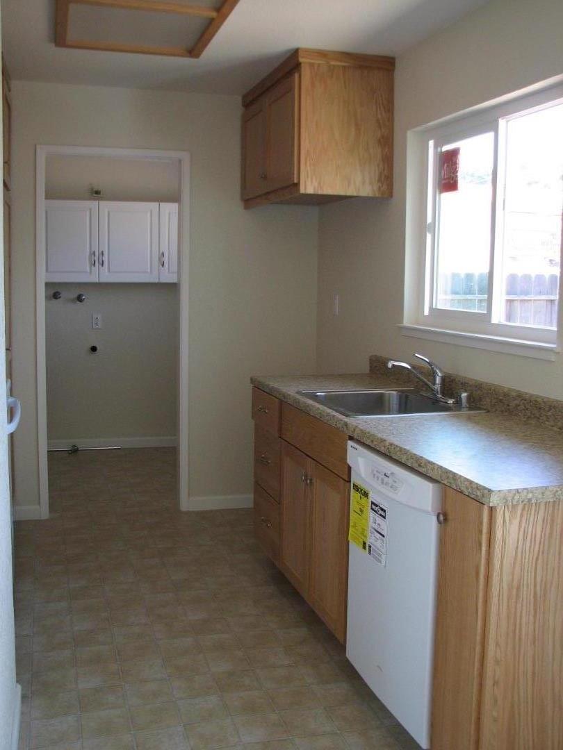 Detail Gallery Image 4 of 9 For 270 Lindo Ct #B,  Morgan Hill,  CA 95037 - 2 Beds | 1 Baths