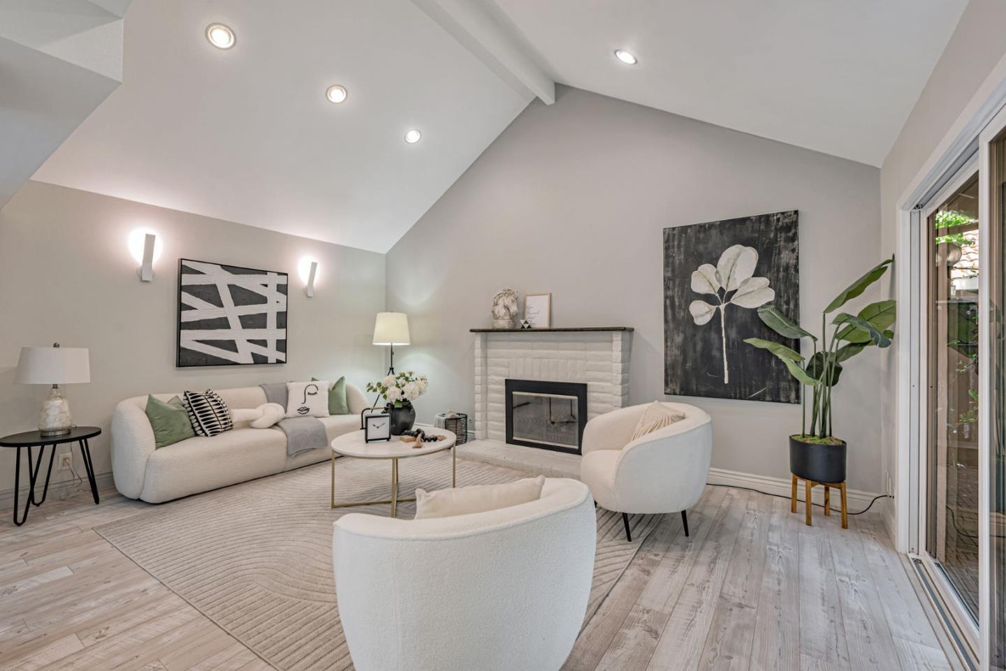 Detail Gallery Image 2 of 34 For 2029 Los Gatos Almaden Rd, San Jose,  CA 95124 - 3 Beds | 2/1 Baths
