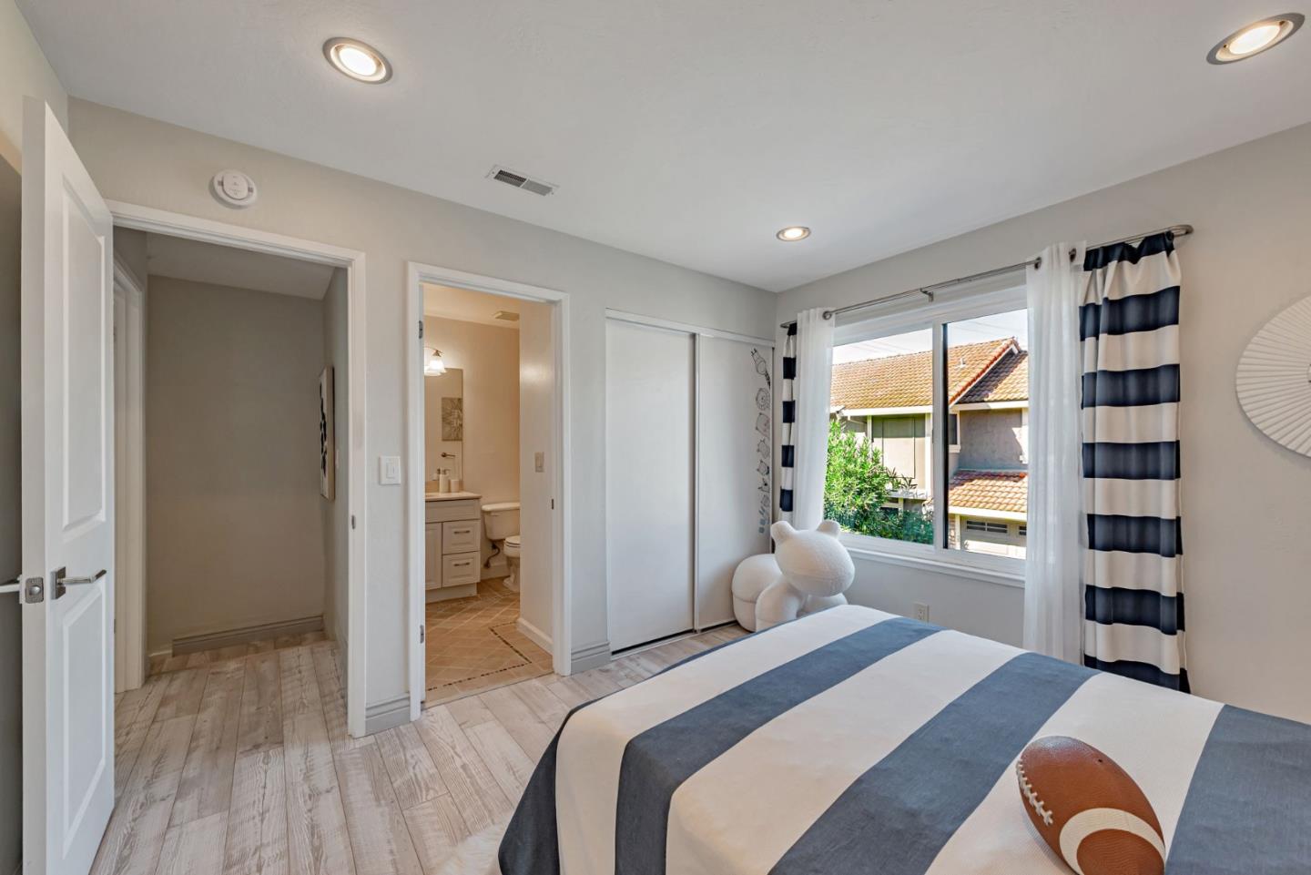 Detail Gallery Image 21 of 34 For 2029 Los Gatos Almaden Rd, San Jose,  CA 95124 - 3 Beds | 2/1 Baths