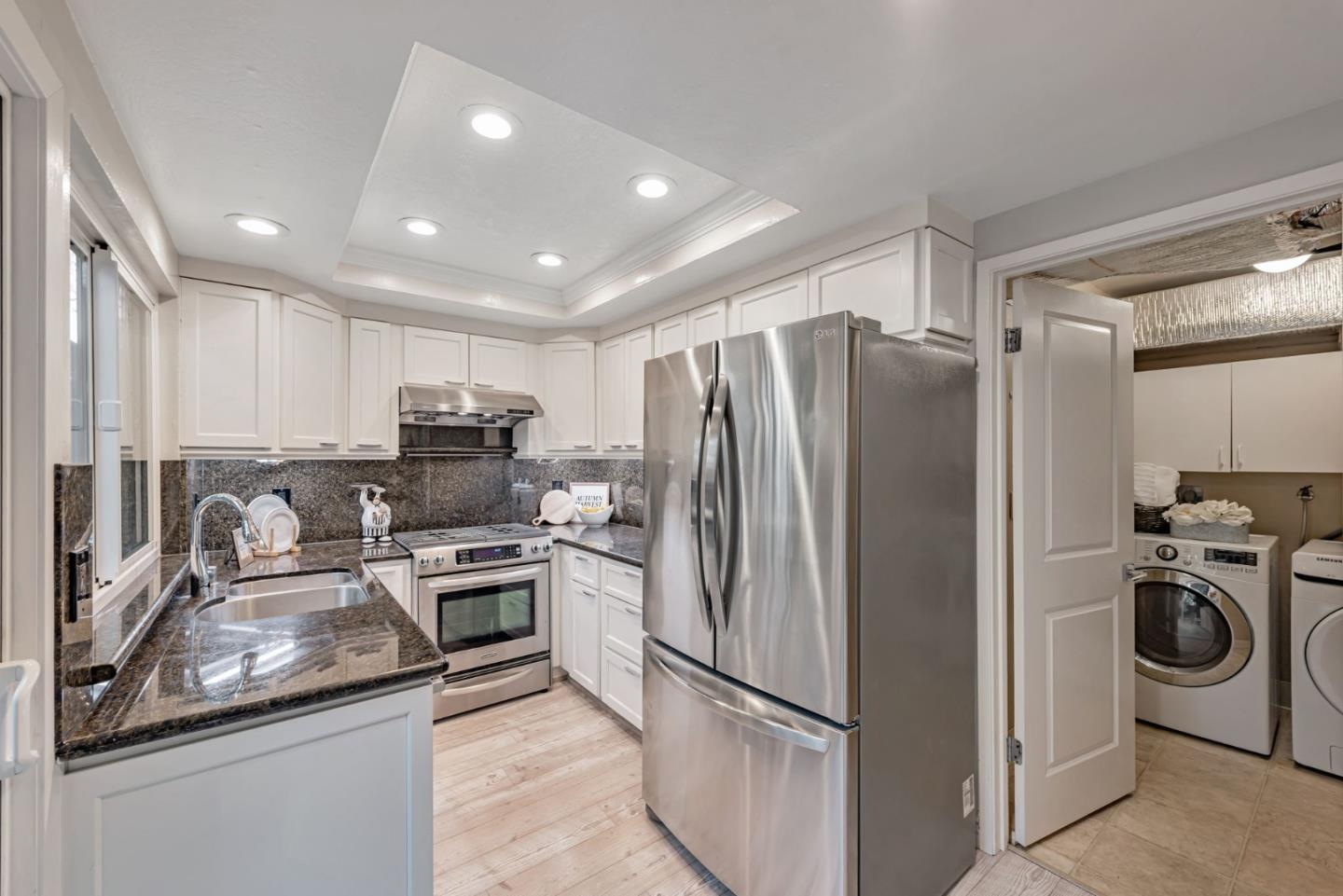 Detail Gallery Image 4 of 34 For 2029 Los Gatos Almaden Rd, San Jose,  CA 95124 - 3 Beds | 2/1 Baths