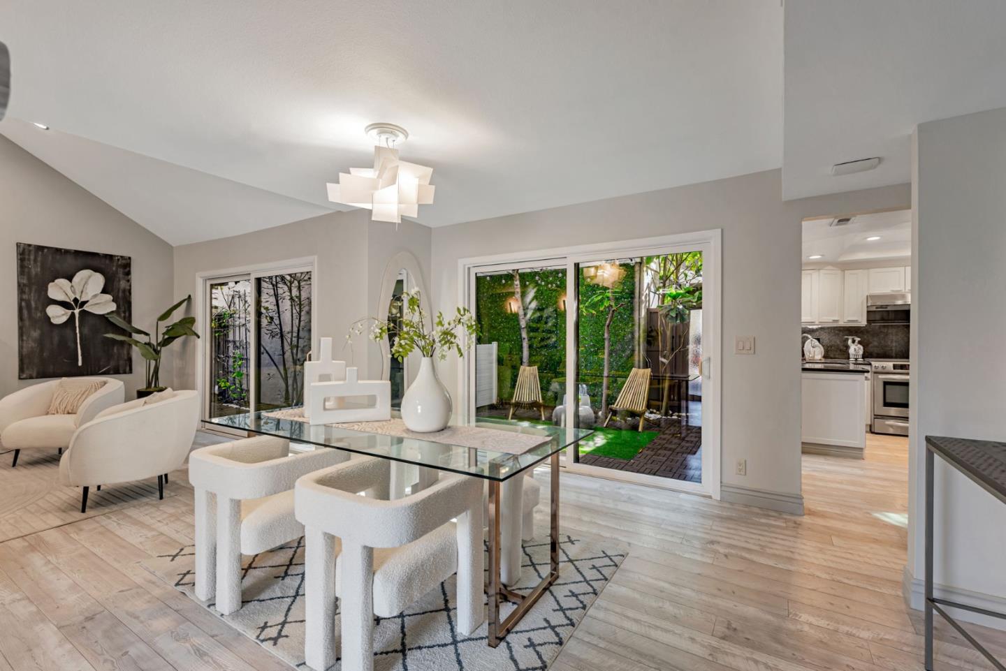 Detail Gallery Image 9 of 34 For 2029 Los Gatos Almaden Rd, San Jose,  CA 95124 - 3 Beds | 2/1 Baths