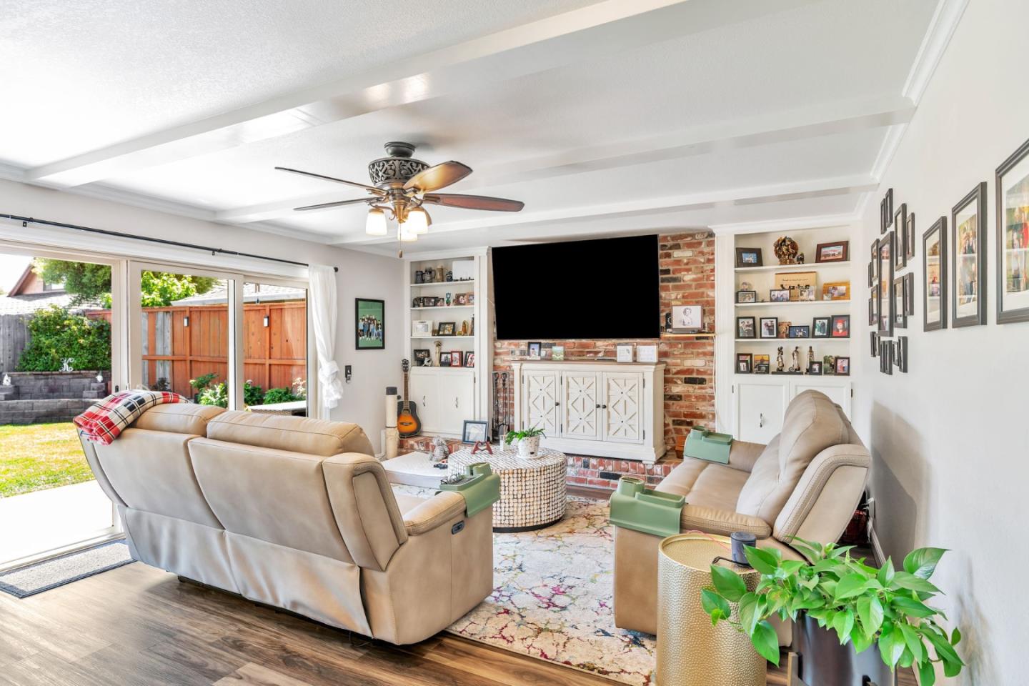Detail Gallery Image 20 of 69 For 1231 La Mirada Dr, Salinas,  CA 93901 - 4 Beds | 2/1 Baths