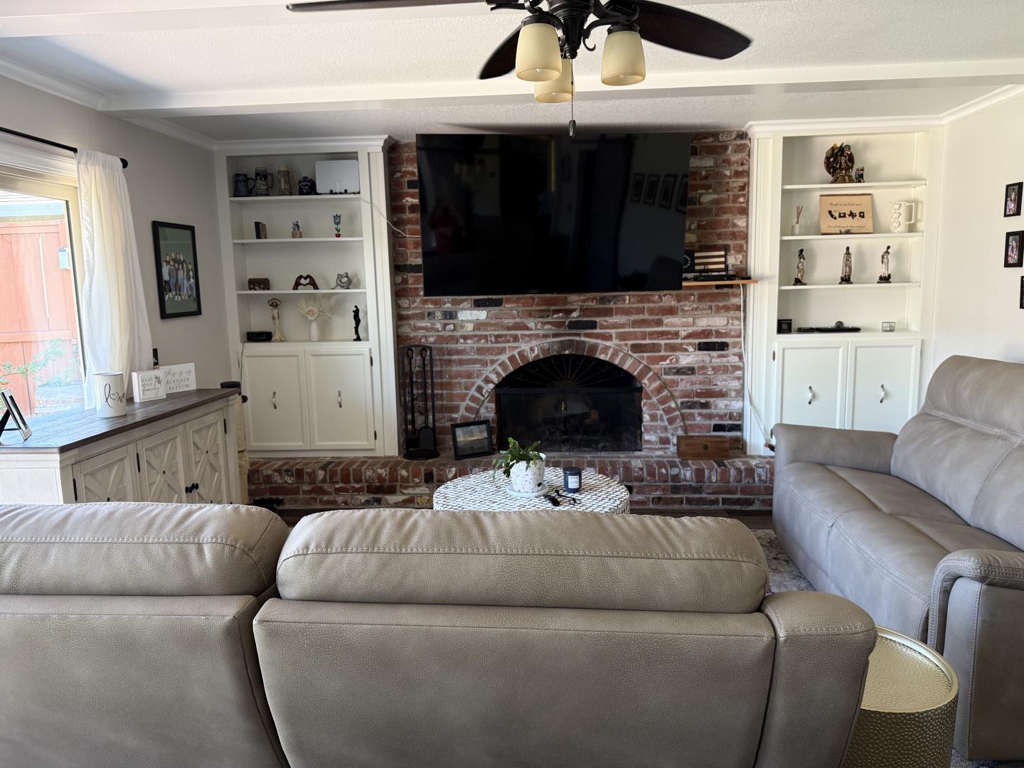 Detail Gallery Image 23 of 69 For 1231 La Mirada Dr, Salinas,  CA 93901 - 4 Beds | 2/1 Baths