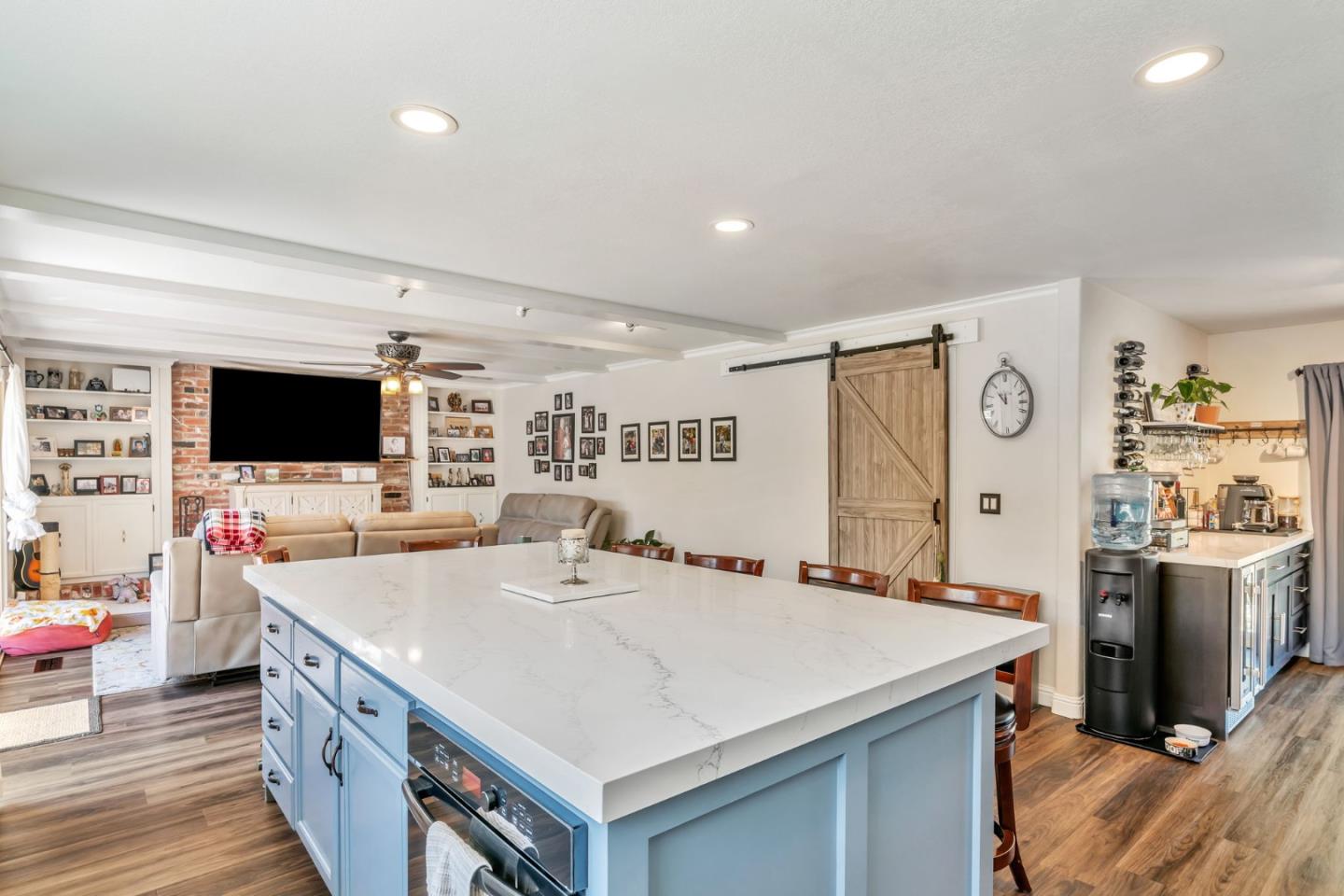 Detail Gallery Image 25 of 69 For 1231 La Mirada Dr, Salinas,  CA 93901 - 4 Beds | 2/1 Baths