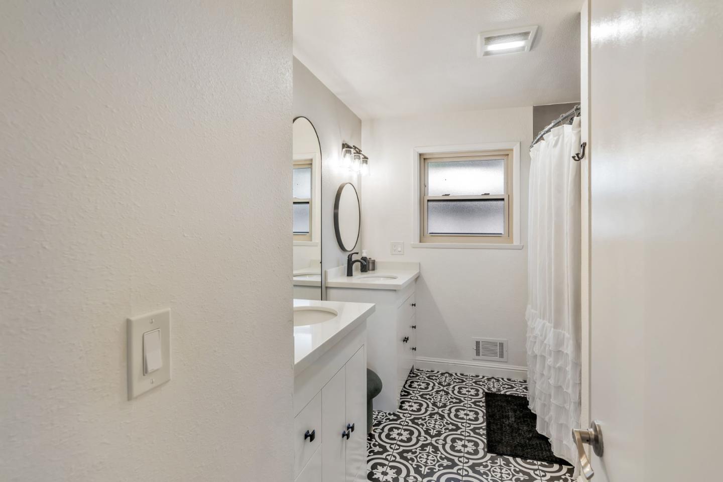 Detail Gallery Image 53 of 69 For 1231 La Mirada Dr, Salinas,  CA 93901 - 4 Beds | 2/1 Baths