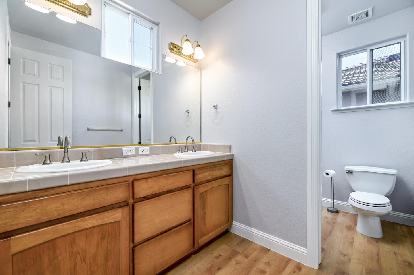 Detail Gallery Image 16 of 27 For 9639 N Willey Ct, Fresno,  CA 93720 - 5 Beds | 3 Baths