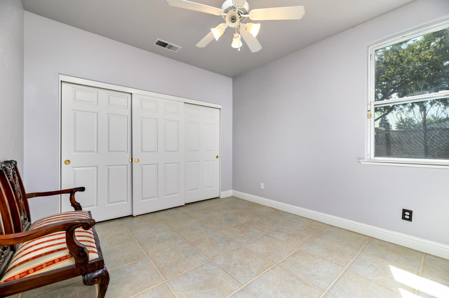 Detail Gallery Image 6 of 27 For 9639 N Willey Ct, Fresno,  CA 93720 - 5 Beds | 3 Baths
