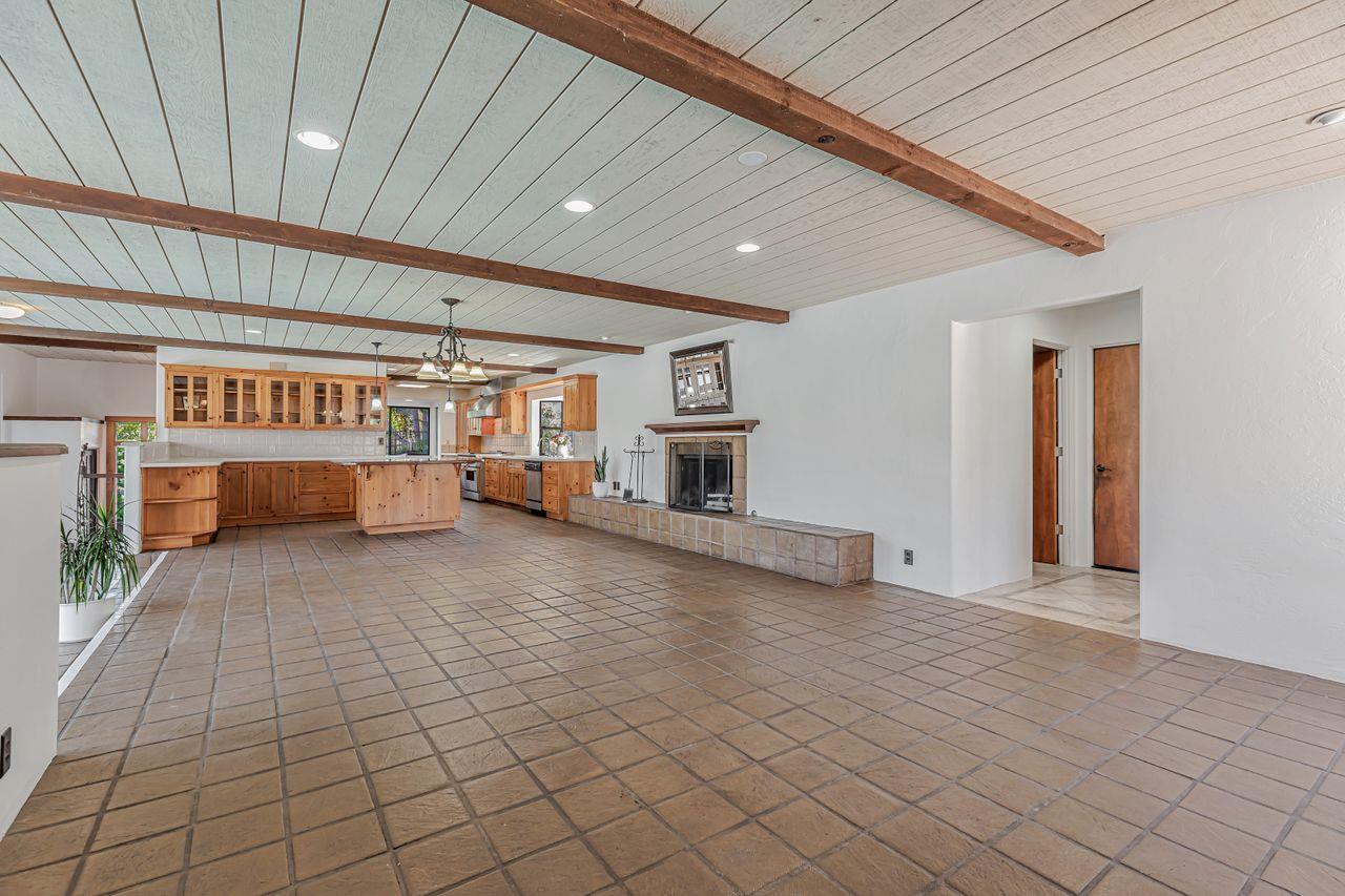 Detail Gallery Image 13 of 55 For 108 San Benancio Rd, Salinas,  CA 93908 - 3 Beds | 3 Baths